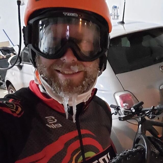 Snooow problemo! Let's ride!
#droolorsweatyouchoose #frozenbeard #hardcore #intentraceteam #rideoutside #winterriding #ridewithintent