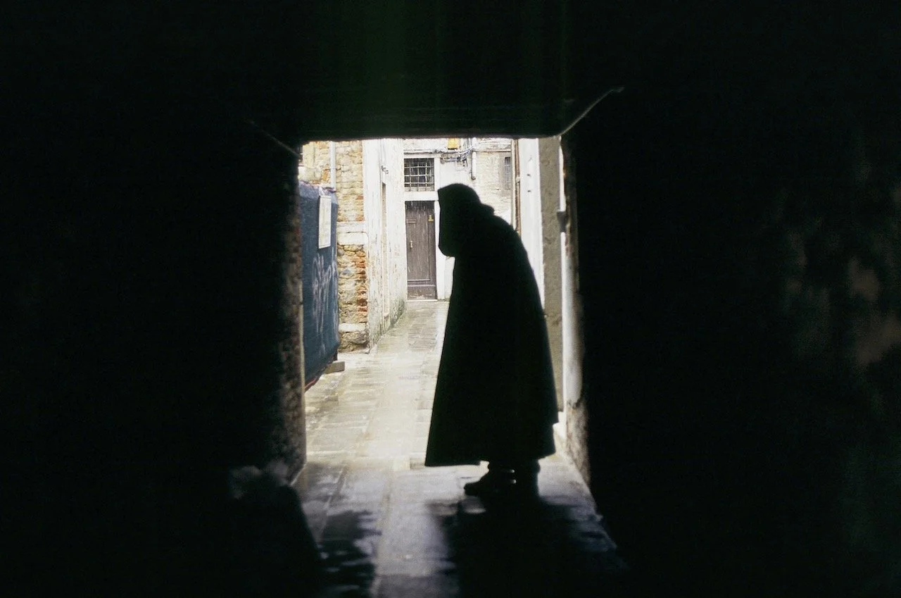 a mysterious man in Venice 2001