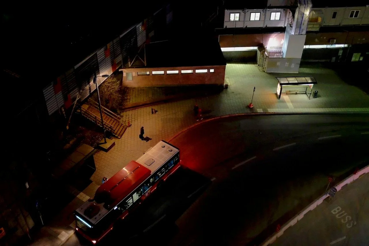 a bus stop at night / Södermalm, STHLM