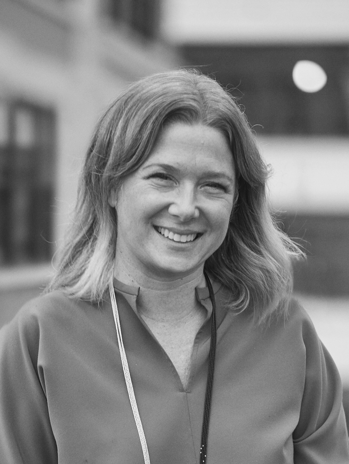 Sara_Willard_r_bw2.jpg