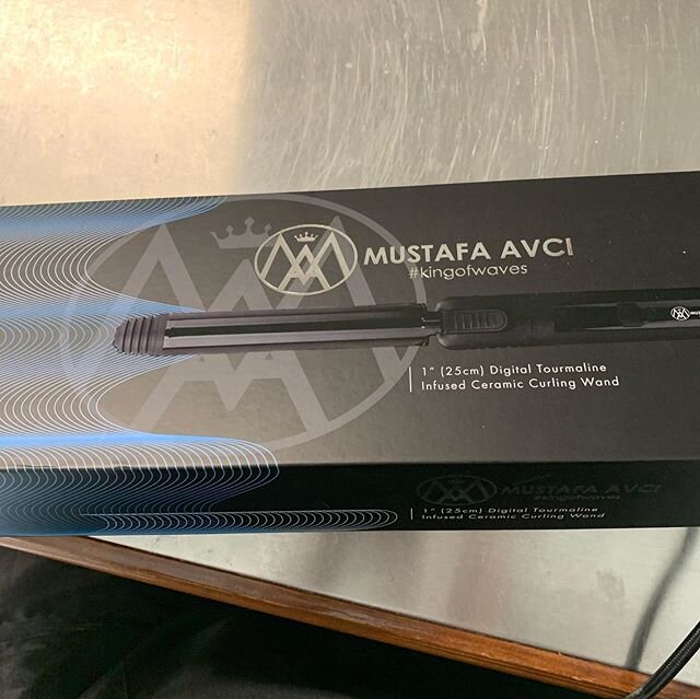 Got my new #mustafaavci #mustafaavciprotools 1&rdquo; #infusedcurlingwand in today can&rsquo;t wait to use it 
#curlingwand #waveshair #leannasfamilycutssalon #bridalhair #bridalhairstylist #bridalwaves