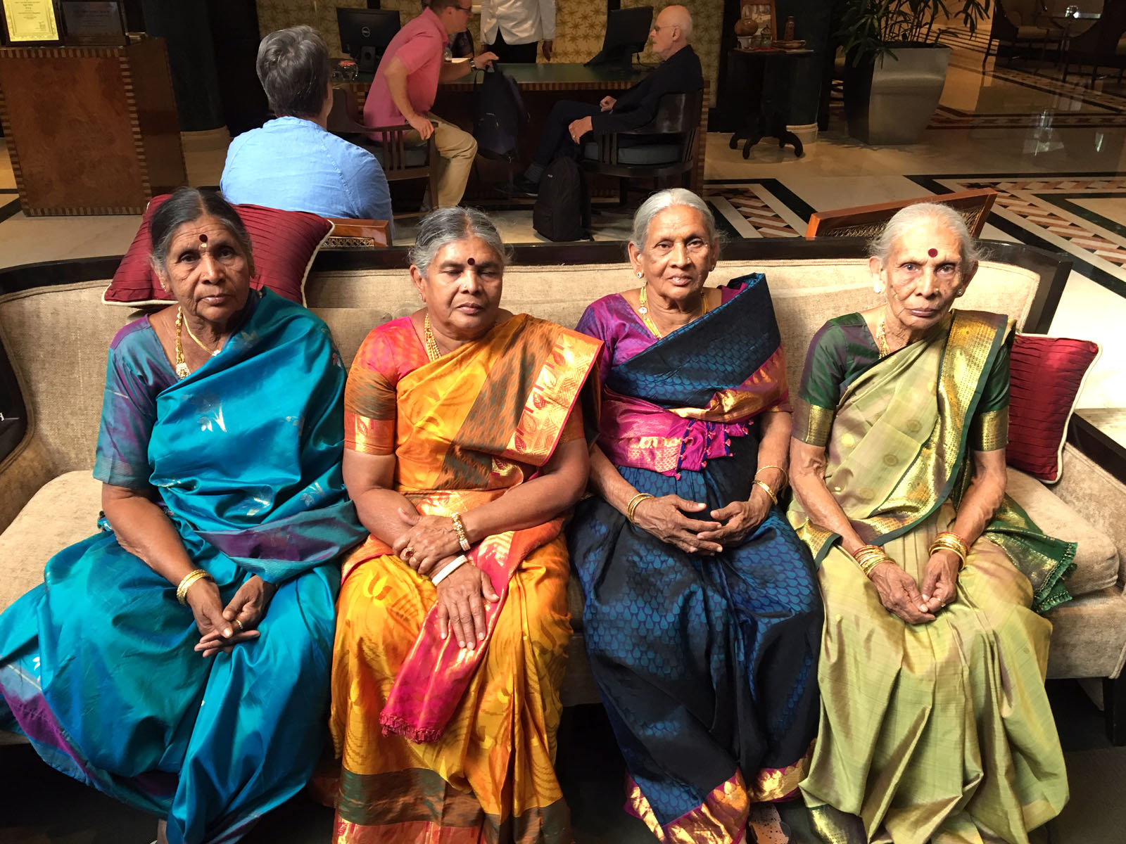 ladies-in-sarees-at-taj-hotel.jpg