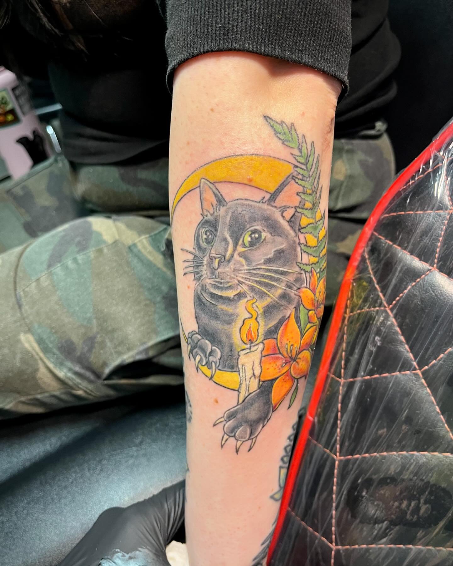 Beanie the cat for Becky 🐈&zwj;⬛ 🌙 🌹 
Lines and some color healed. 
Booking for May-June📖
-
-
-
#tattoo #cutetattoo #cat #cattattoo #memorial #moontattoo #flowers #colorful #cute #kitten #buffalony #buffalotattooshop #buffalotattooartist #buffalo