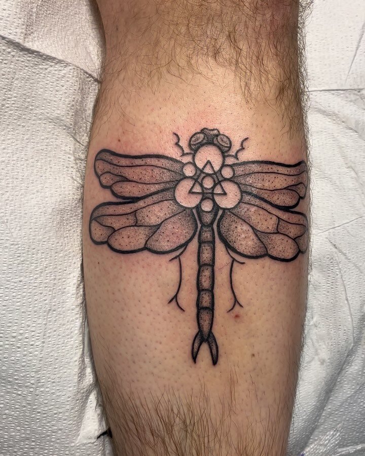 Coheed &amp; Cambria tattoo off my flash 🌟
More music tattoos please! 🎶 
Link to book in my bio 📖
@coheed 
-
-
-
#coheedandcambria #coheedandcambriatattoo #musictattoo #keywork #dragonfly #dragonflytattoo #buffalove #buffalony #buffaloartist #nyta