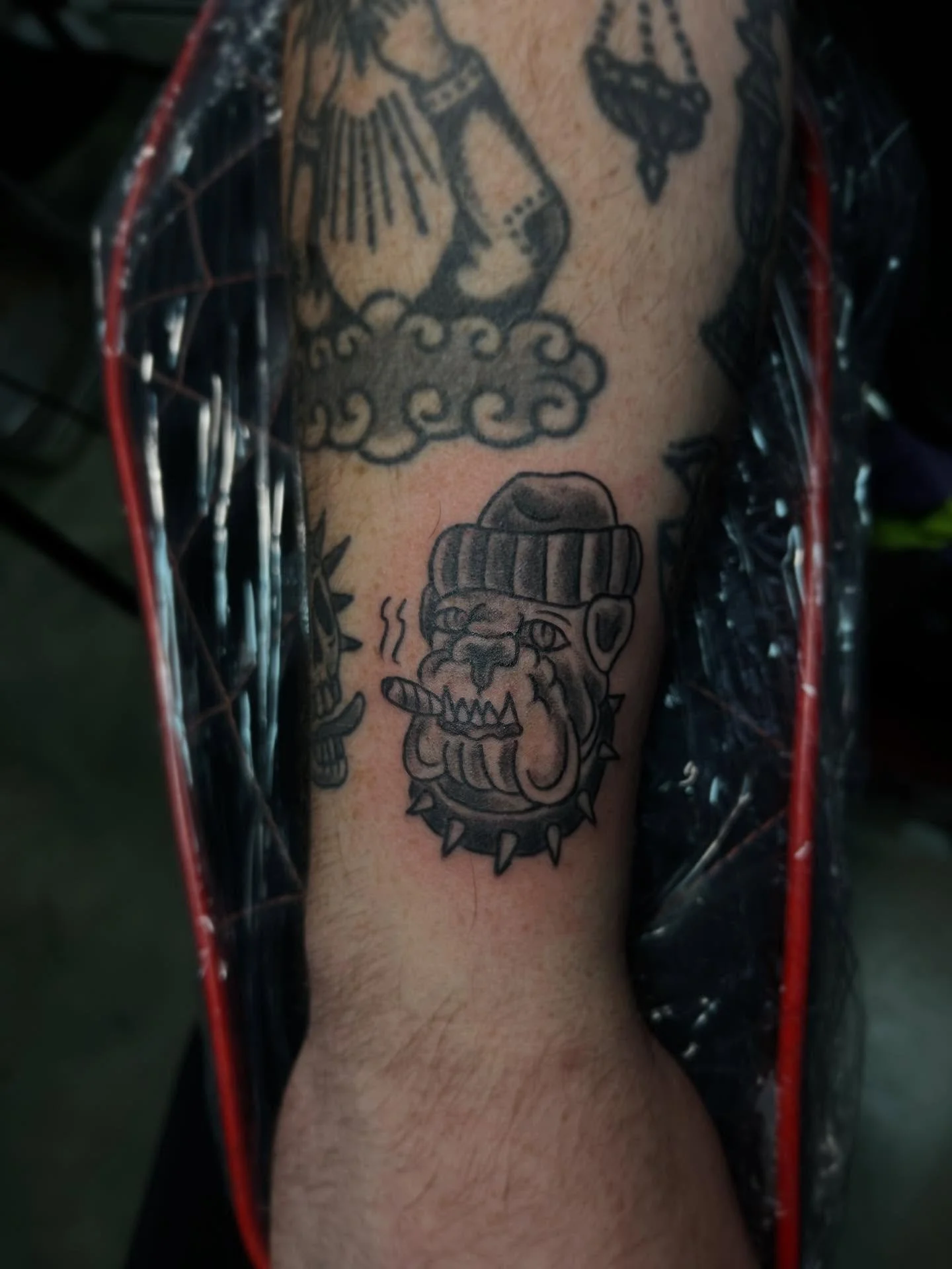 some flash 🐶
would love to do more traditional ish tattoos.
I have lots of flat rate flash you can check out in the &ldquo;available flash&rdquo; highlight ❤️
-
-
-
#blackandgreytattoo #boldtattoos #tradtionaltattoo #tattooartist #buffalove #buffalo