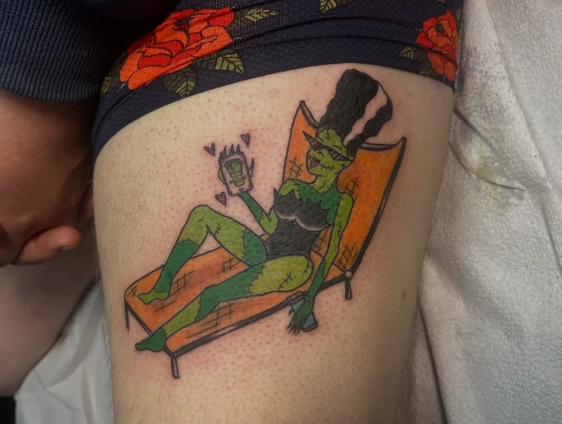 The bride waiting on Frank to be done with his new movie!! 🎥 ⚡️ Picked from my flash! Would love to do more like this ✨
We&rsquo;re going to see Guillermo Del&rsquo; Toro&rsquo;s Frankenstein tonight and super excited to see his adaptation of Mary S