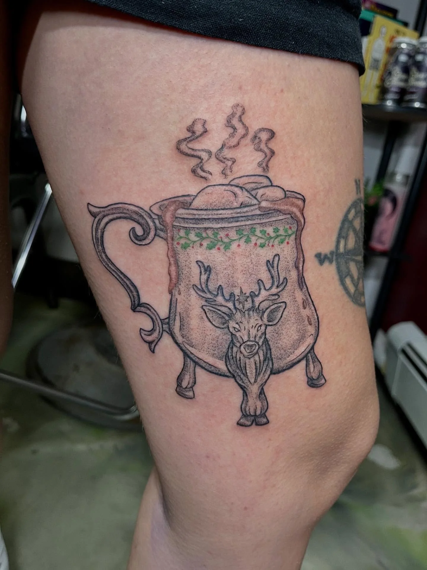 Love that I was able to tattoo this mug from The Santa Claus movie this holiday season 🥰🎄🎅
Wishing everyone a very Merry Christmas and Happy Holidays ❄️✨
-
-
-
#thesantaclause #santa #christmastime #christmastattoo #holidays #tattooartist #christm