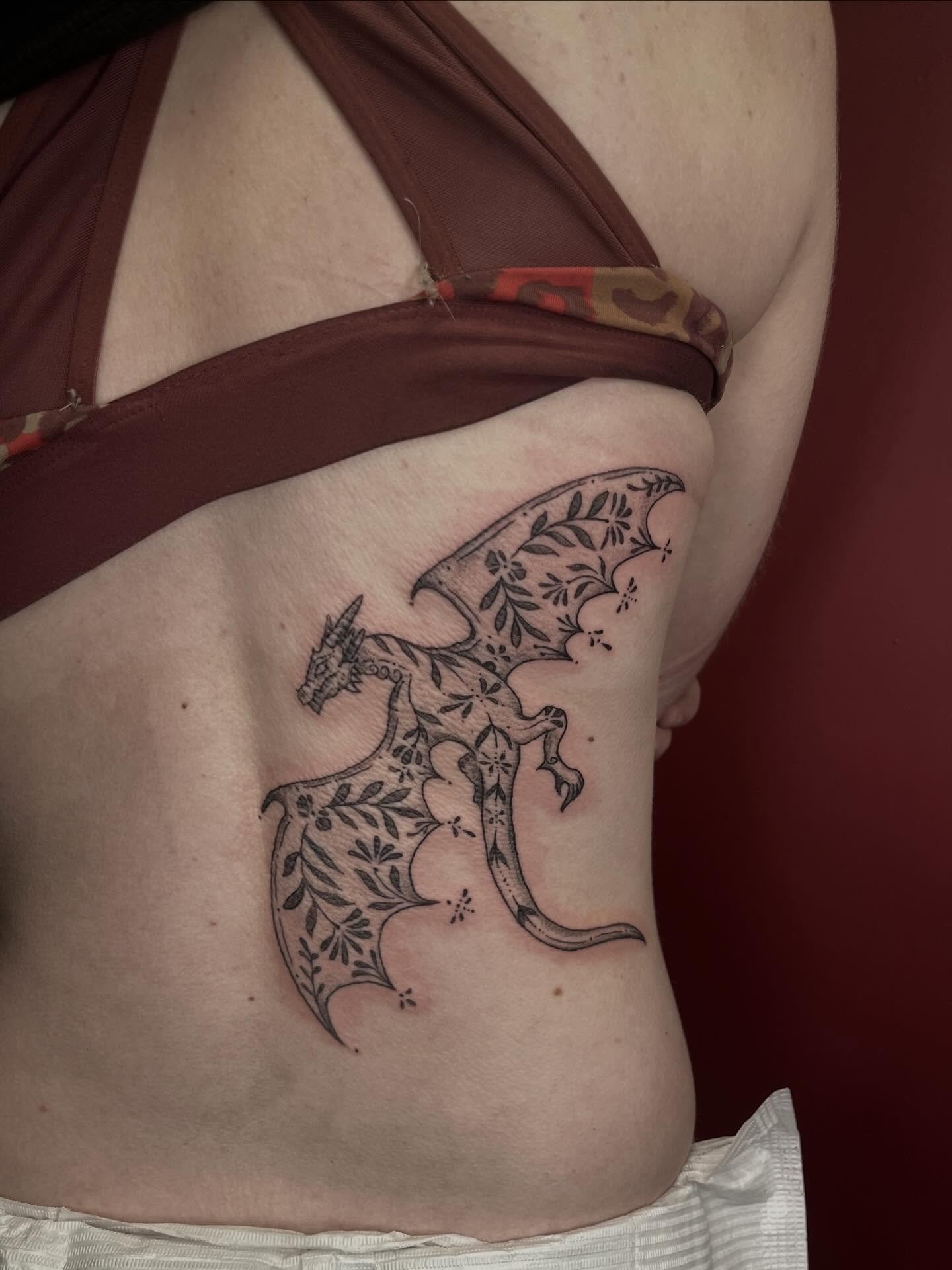 Really fun dragon tattoo ✨
Booking for April &amp; May 🌞❤️
#dragontattoo #blackandgreytattoo #tattooart #buffalony #buffalotattooshop