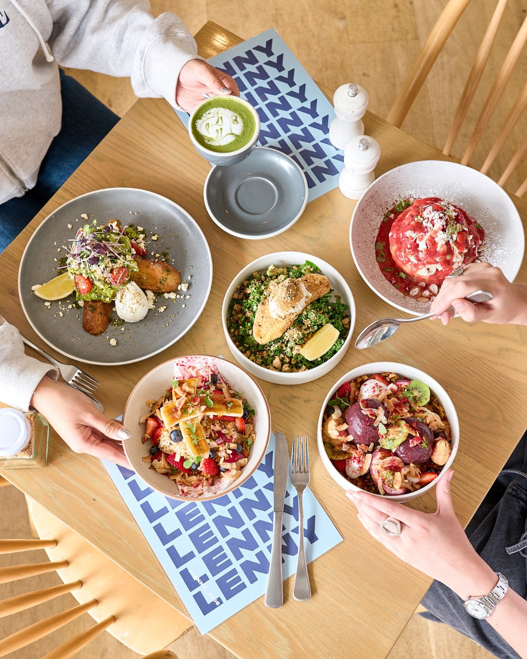 Planning a big catch up or a juicy gossip sesh? 🧃 Make it a breakfast date at Lenny&rsquo;s!⁠
⁠
Share some plates, spill some tea. Order a bit of everything (because choosing just one? Impossible). 🤯 With food this good, who needs frenemies? 😆