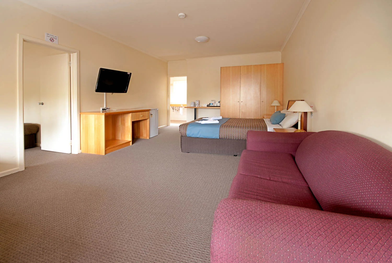 — Monash Hotel, Clayton, VIC