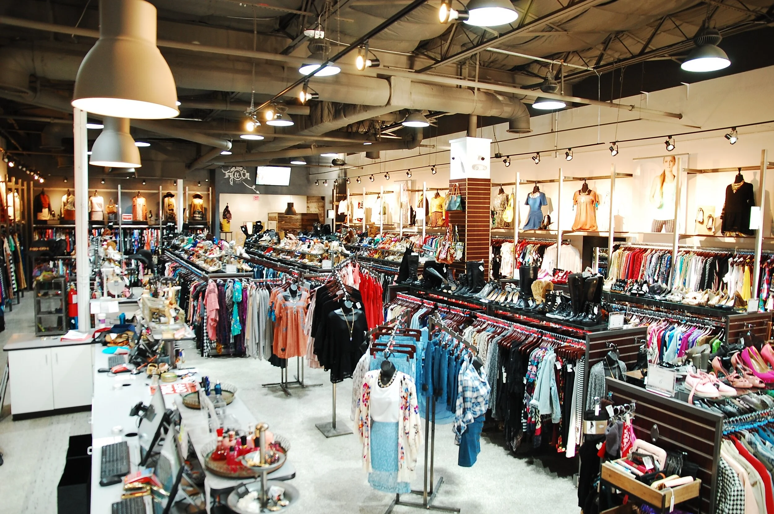Sustainable Summer Shopping: 8 Places to Buy Sustainable Clothing for the Upcoming Season