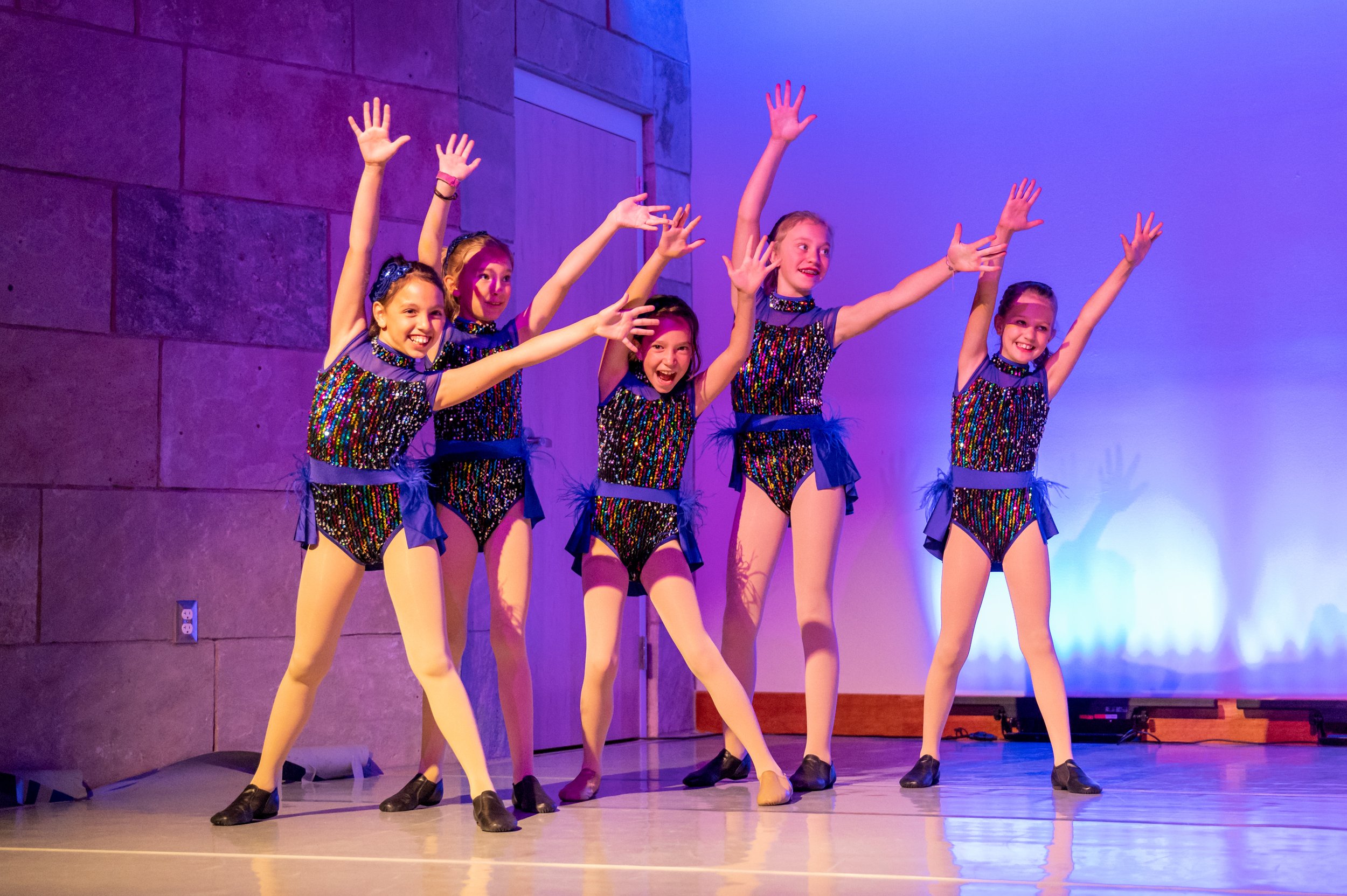 Musical Thtr - 7 to 11 years - dance - class - side posing.jpg