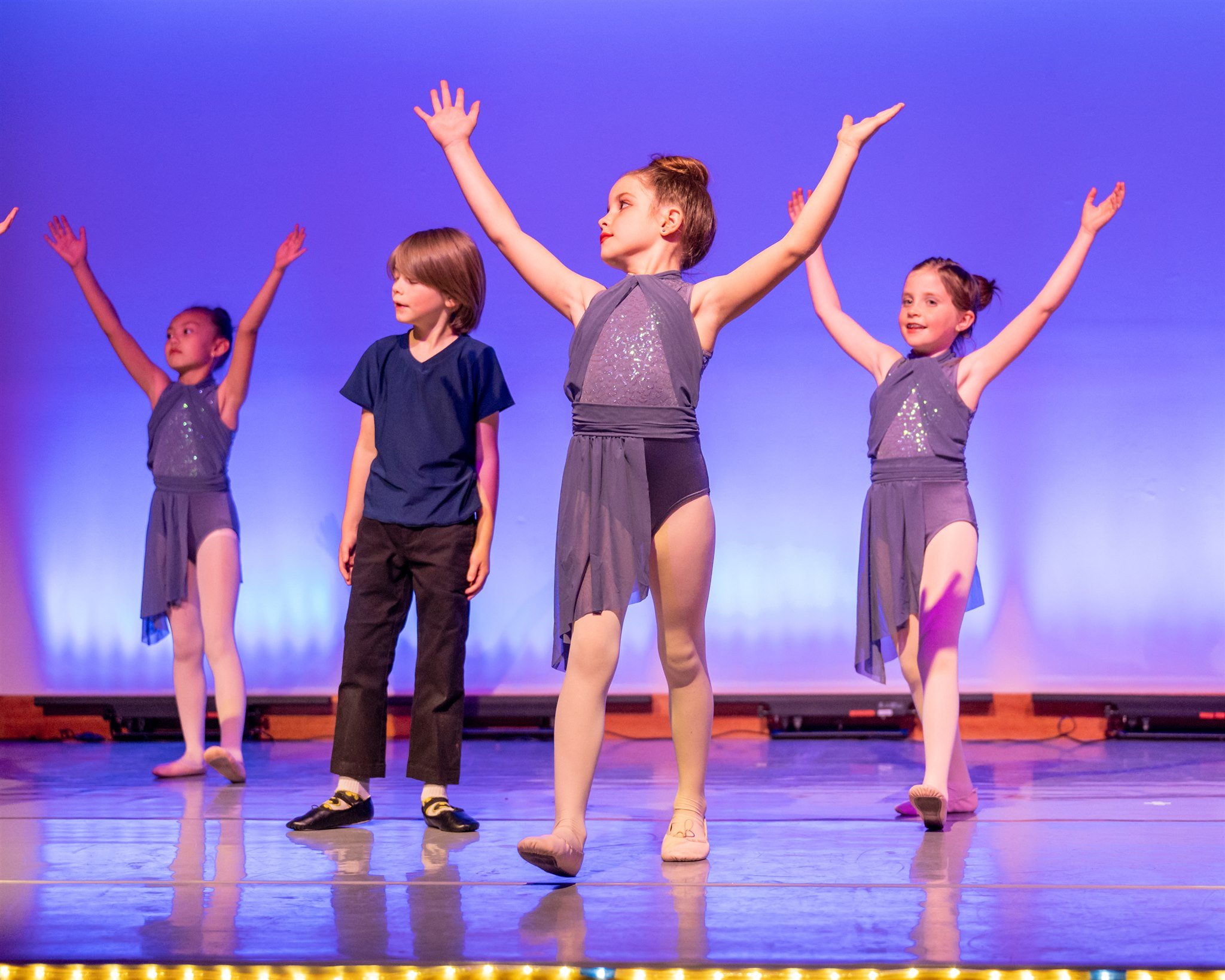 Ballet Contemp - 7 to 10 years - dance - class - reach.jpg