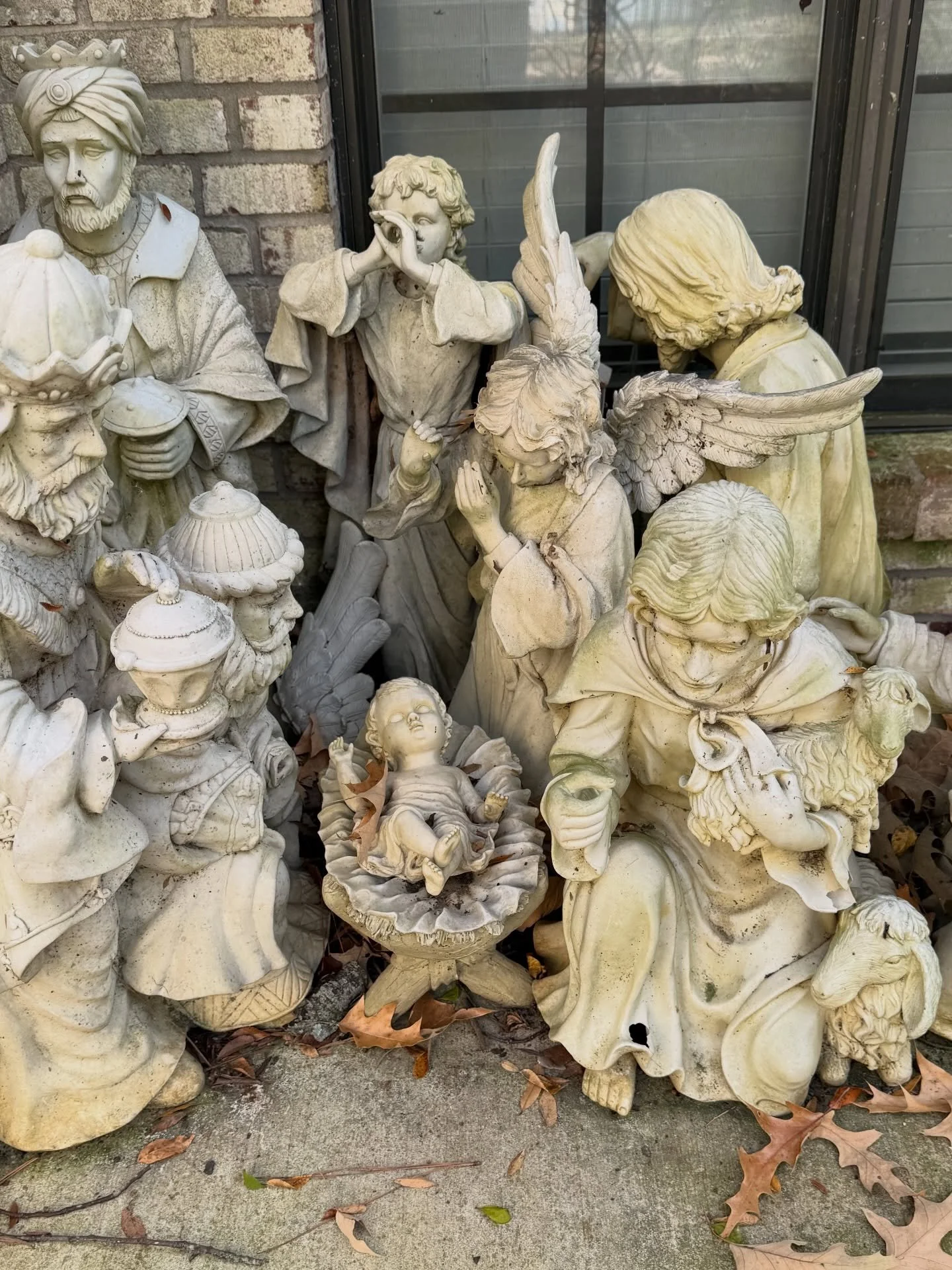 Angela's has beautiful decor, Christmas items, and gifts for your home and your list!

Stop in and shop.  Tell them we said hello!

Stages Mississippi 

#stagesms