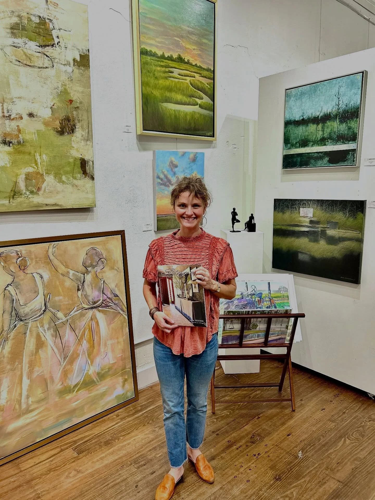 This Christmas, give the gift of art. A one-of-a-kind fine art piece makes the perfect, meaningful gift for someone you love!⁠. Also while you're there, pick up a copy of the Stages Winter 2025/2026 issue. 

Lily Trest with The Caron Gallery, showcas