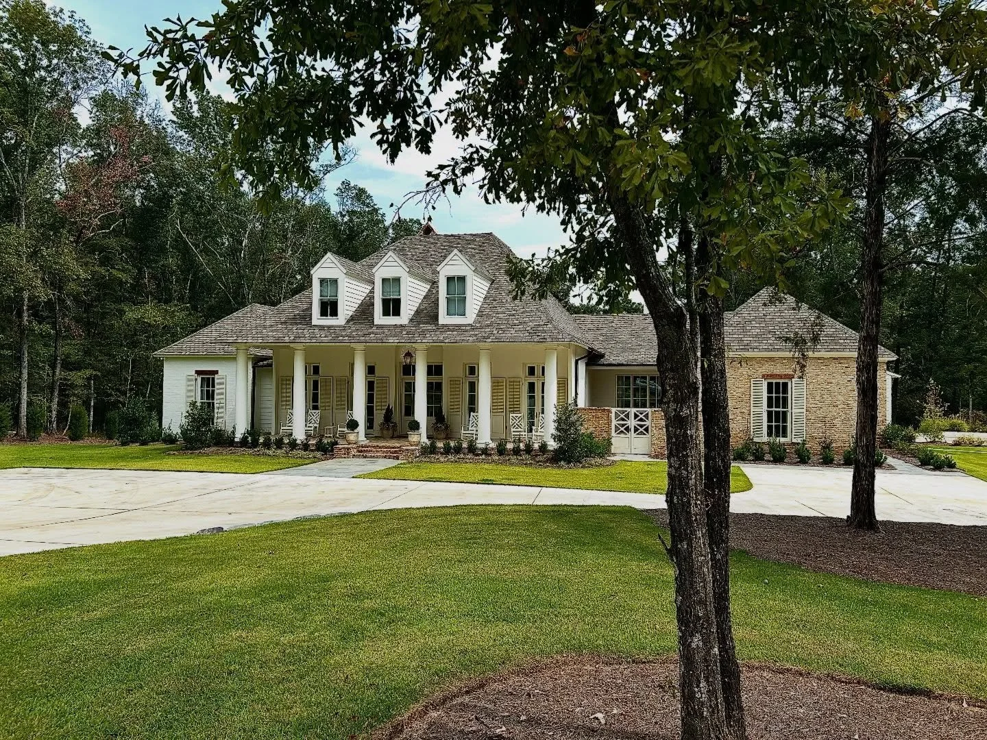 Built on legacy. Trusted since 1982. 

Old South Brick &amp; Supply Co. is your source for rare old brick and expert brick matching located at 596 Mayes St. | Jackson, MS. 
www.OldSouthBrickandSupply.com

Family-owned. Decades of experience. Unmatche