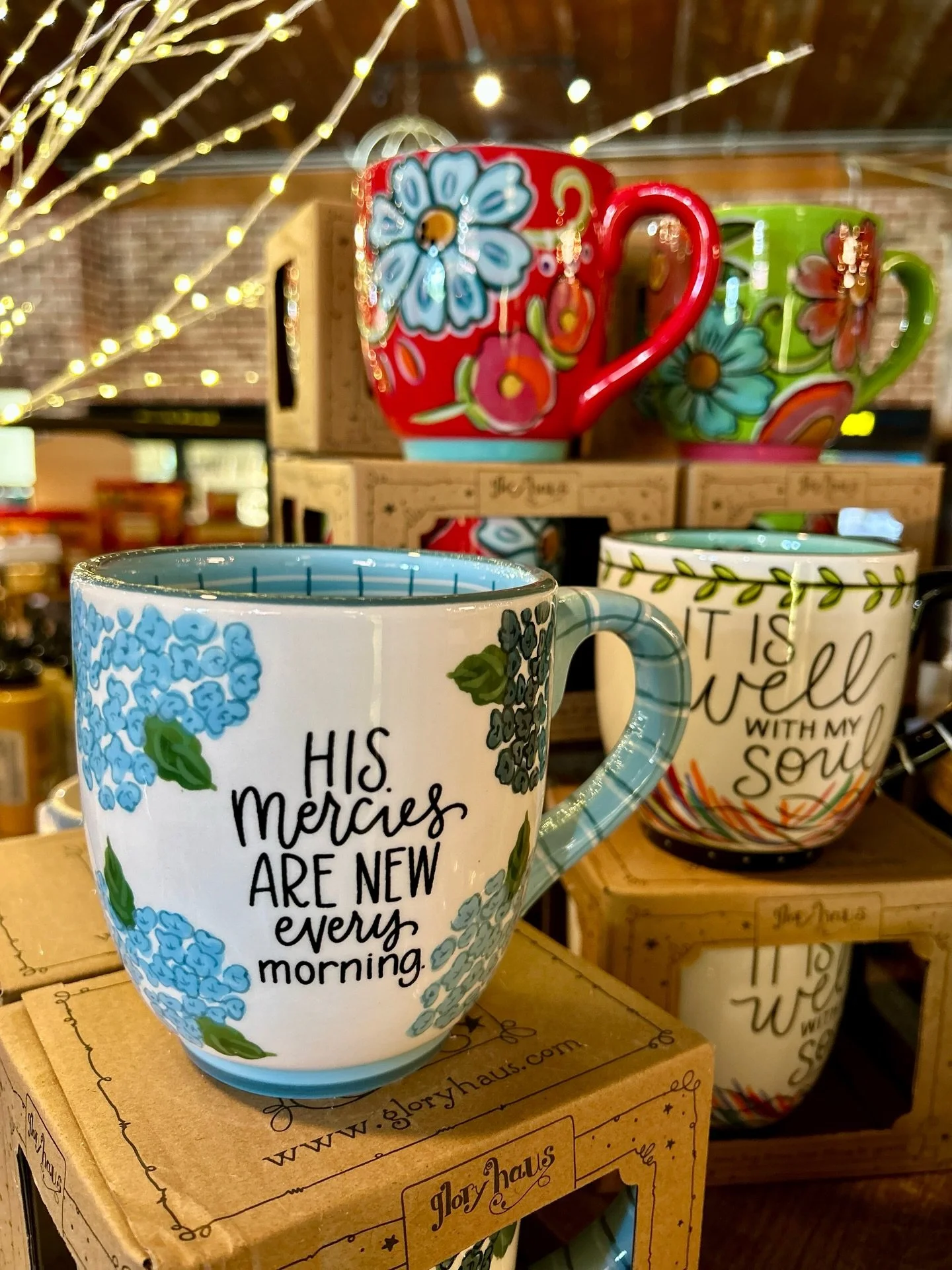 Spring has officially arrived at Daisy Ann's in Magee, Mississippi! 

From beautiful gifts for Mom to colorful mugs, home d&eacute;cor, candles, and one-of-a-kind treasures&hellip; every corner is full of charm and happy finds.

If you&rsquo;re looki