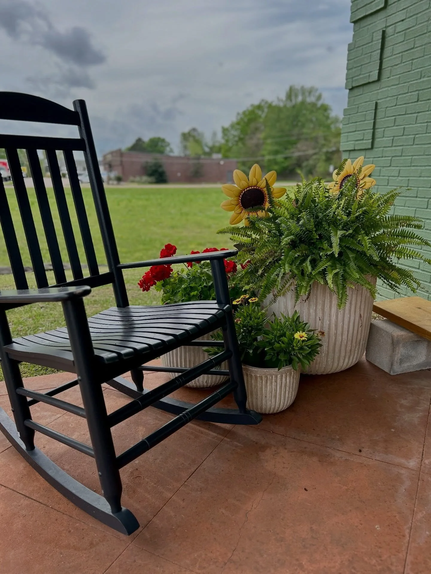 Fresh flavor, front porch charm, and hometown goodness await at  The Boxcar Produce in Clinton, Mississippi! @the.boxcar.produce 

From colorful flowers and porch-perfect finds to farm fresh fruits, veggies, and local favorites &mdash; this is the ki