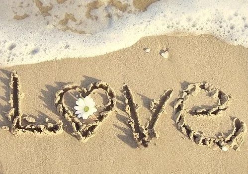 Gillian Odering Sand.jpg