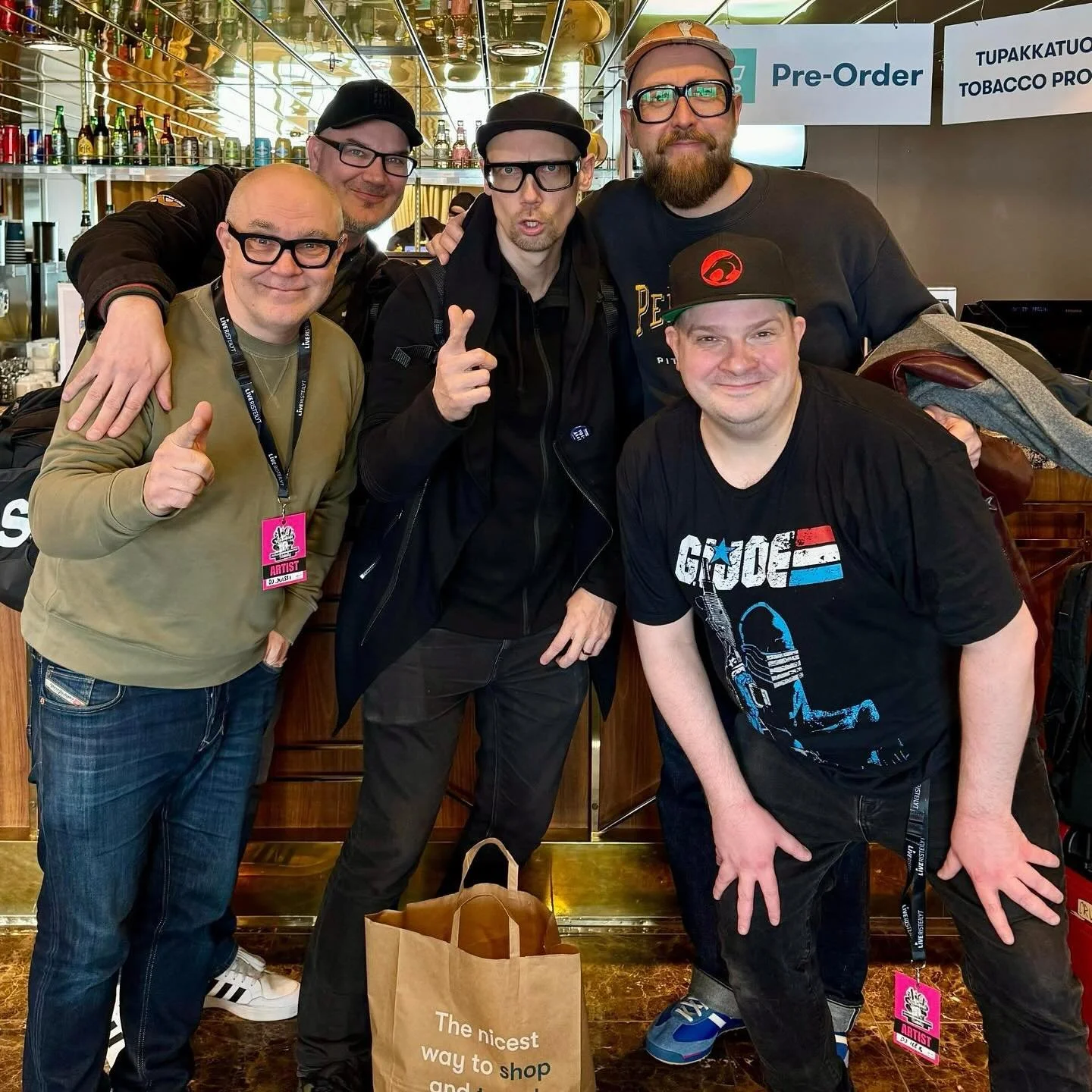 Taannoisella Ys&auml;ri 10v Juhlatamppaus -risteilyll&auml; tarttui ns. &rdquo;muutama&rdquo; miesty&ouml;vuosi DJ-osaamista samaan valokuvaan. Vas. DJ JUISSI @djjuissi_official - DJ TONY @deejiitony - DJ ORION @juskawendland - PARTAMATTI @partamatti