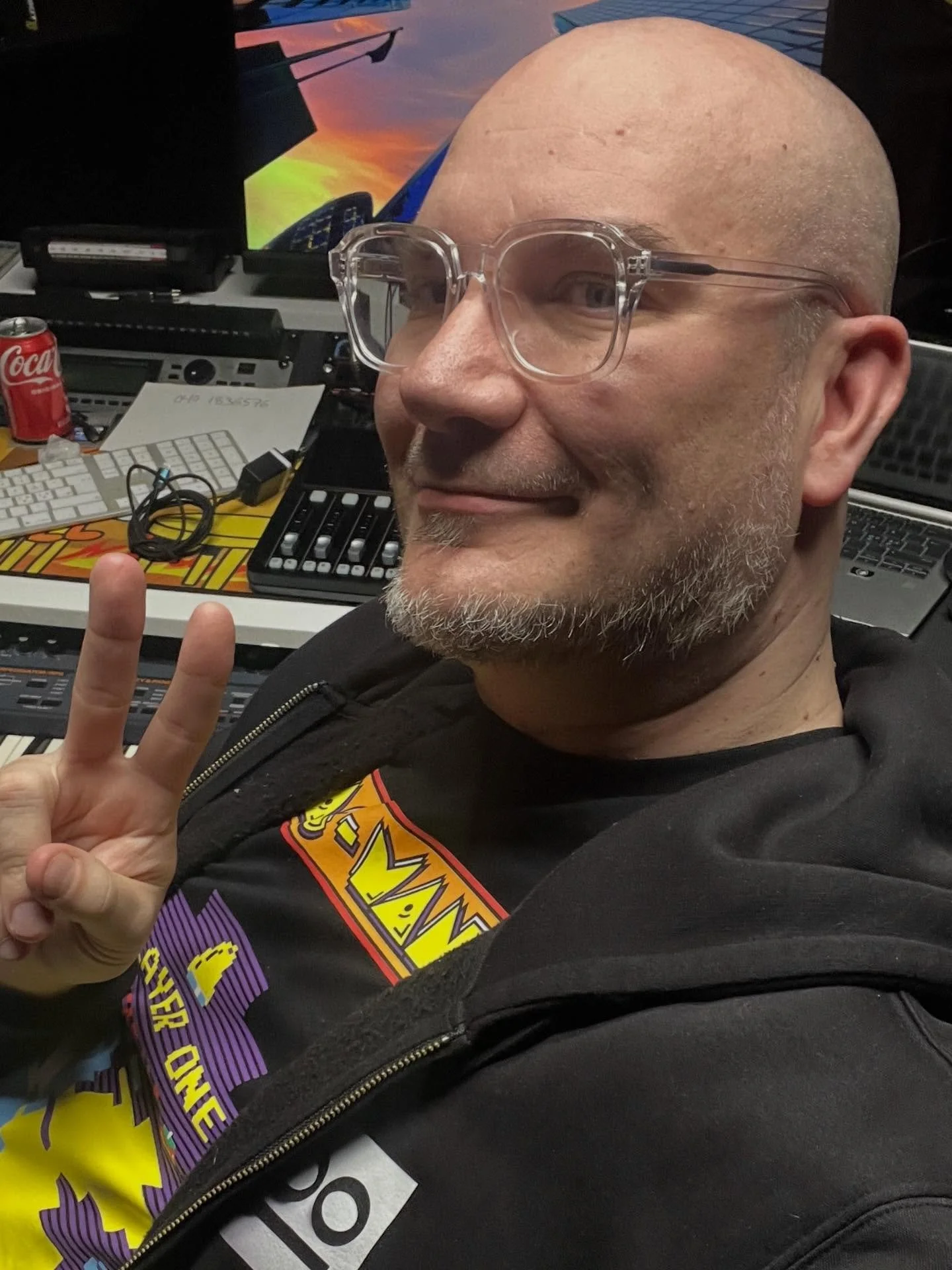 Kiitos kaikille Retroradion kuuntelijoille vuodesta 2025! On ilo ja etuoikeus tehd&auml; radiohommia t&auml;llaiselle yleis&ouml;lle. Iso kiitos tietenkin my&ouml;s @okupoikaluukkainen ja @hitmixsuomi ! Ensi vuoteen! -DJ Tony