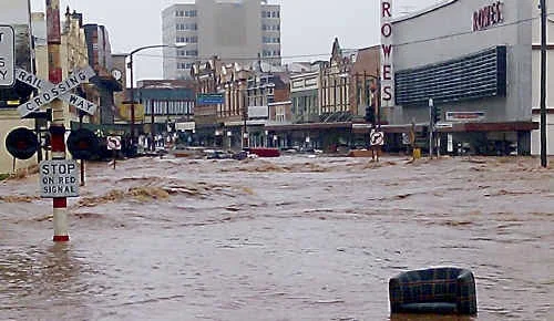 TCH_07-07-2011_ROP_01_rowes furniture flooding pic_ct677x380.jpg
