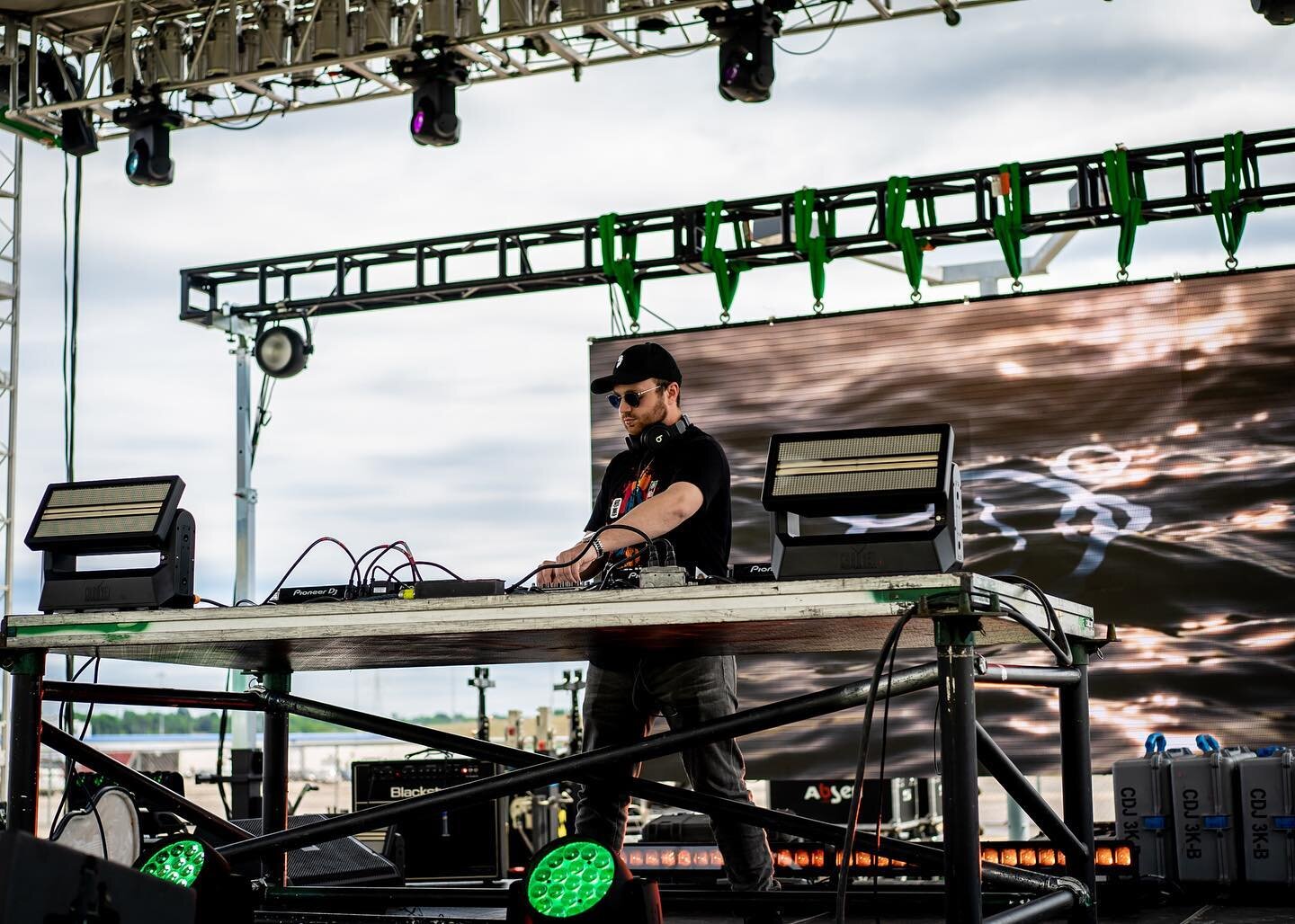 What an experience @interstellarfestival was this weekend! 3 days of bass, friends and dancing. Huge thank you to @uncutrepublic for having me out and pulling this massive event off. Here&rsquo;s to next year! 🛸

📸: @cookiedoesmusic