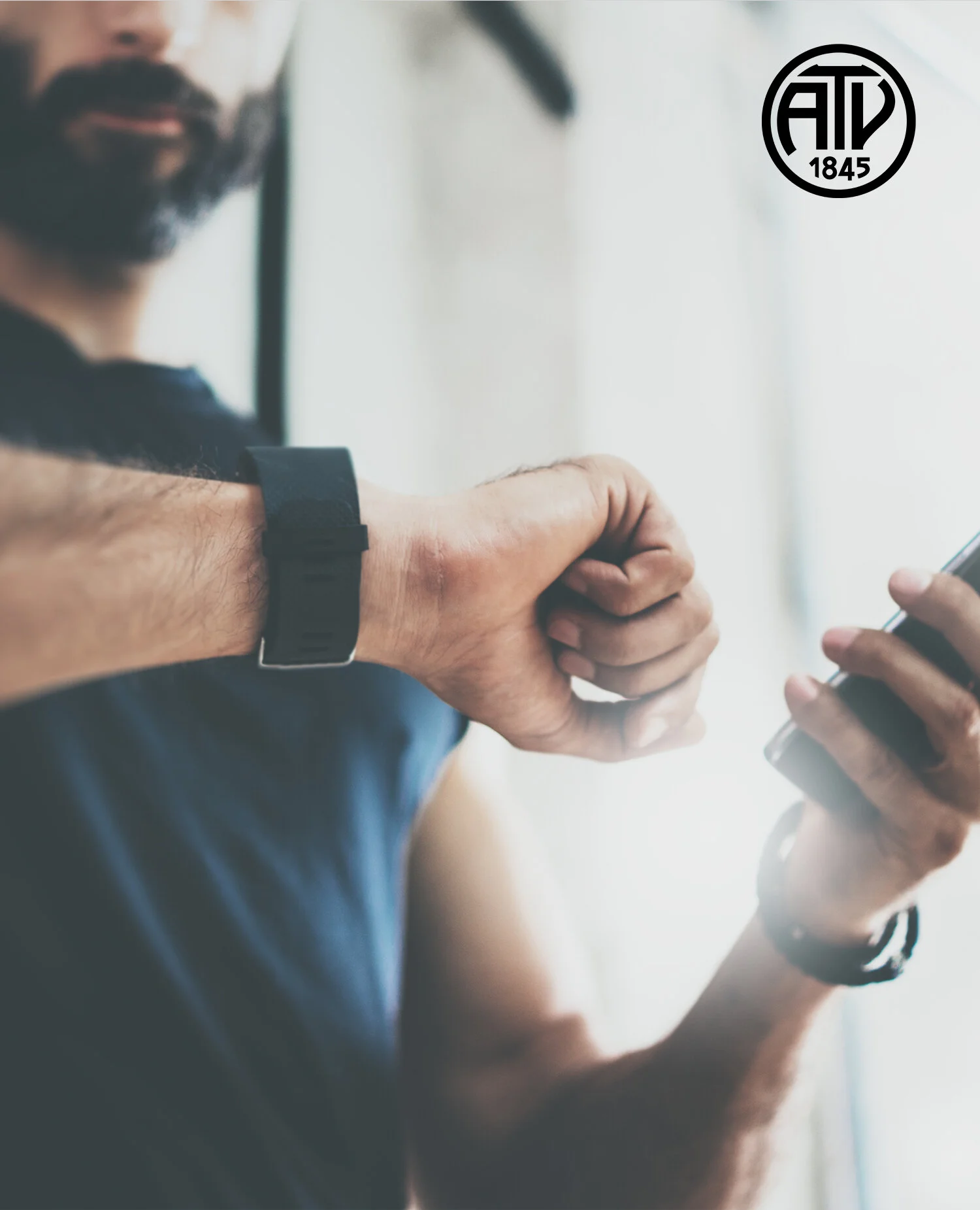 Liebes Mitglied, ab sofort können wir Dich noch besser dabei unterstützen Deine Trainingsziele zu erreichen - wir erstellen Dir auf der mywellness-Plattform unseres Geräteherstellers Technogym Deine neuen Trainingsprogramme, die Du von überall auf der Welt abrufen und eigenständig jede Aktivität dokumentieren kannst. Wir helfen Dir, das Beste aus dem vorhandenen Fitnessangebot herauszuholen, indem Du ein optimiertes Trainingserlebnis sowohl im Studio als auch außerhalb erlebst. Du kannst die mywellness-App in allen Fitnesseinrichtungen, die mit Technogym-Geräten ausgestattet sind, benutzen und Dich per QR-Code, Bluetooth oder deinem neuen Technogym Armband mit jedem einzelnen Gerät verbinden, oder mit anderen Fitness-Applikationen koppeln, um Deine Aktivitäten im Freien zu dokumentieren. Deine Trainingseinheit wird automatisch eingestellt, und Deine Ergebnisse werden in Echtzeit aufgezeichnet und in Deinem mywellness-Account gespeichert. Damit Du die neue Trainingssteuerung nutzen kannst benötigst Du nur einen Termin bei Deinem Trainer, den Du am Empfang vereinbaren kannst, alles weitere erledigen wir für Dich. Wir freuen uns auf Dich und wünschen Dir viel Erfolg mit Deinem neuem Trainingsprogramm. - Dein ATV -
