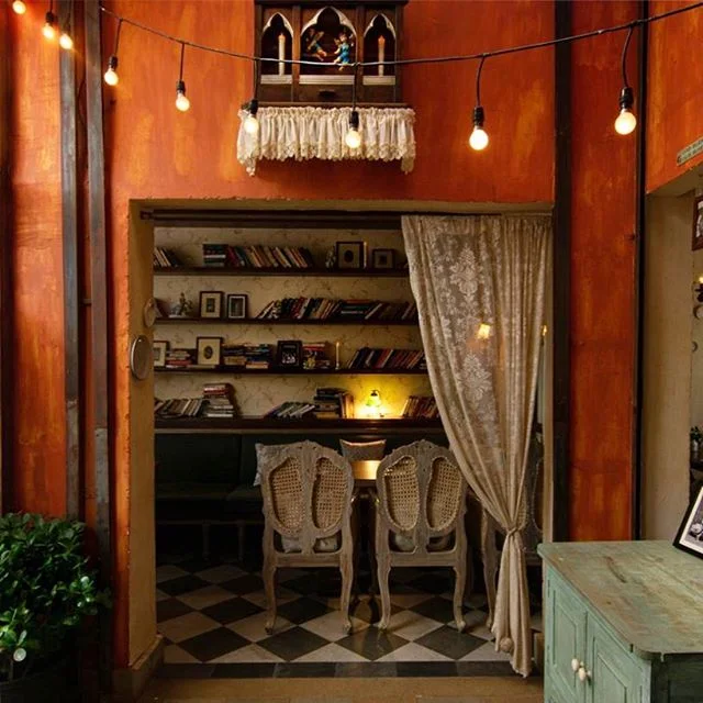 The Homemade Caf&eacute; &amp; Bar, Juhu. Head on over to @we_are_sk.id  to see more photos of this Italian inspired caf&eacute;. 
#italianinspired #stucco #italy #skid #skidrestaurants #distressed #interiordesign #restaurants #design #mumbai #juhu