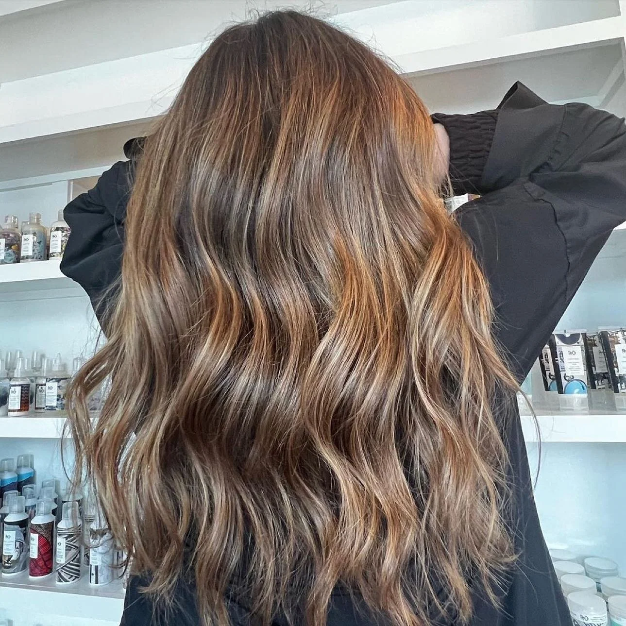 &ldquo;𝗜 𝗟𝗼𝘃𝗲 𝗪𝗮𝗿𝗺𝘁𝗵 👏🏻

The sweetest 3 words I&rsquo;ve ever heard

Warmth does not have to be your enemy
I&rsquo;m ready for more sunshine and bright buttery hair

#brunettebalayage #hairartistry #hairformulas #hairtransformation #hair