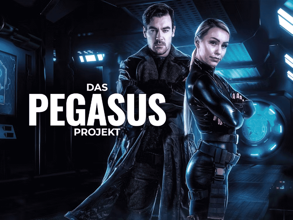 Ein Mann und eine Frau in futuristischer Kleidung stehen in einem sci-fi-artigen Raum. Der Text "Das Pegasus Projekt" ist auf dem Bild zu sehen. Online Escape Room Basel