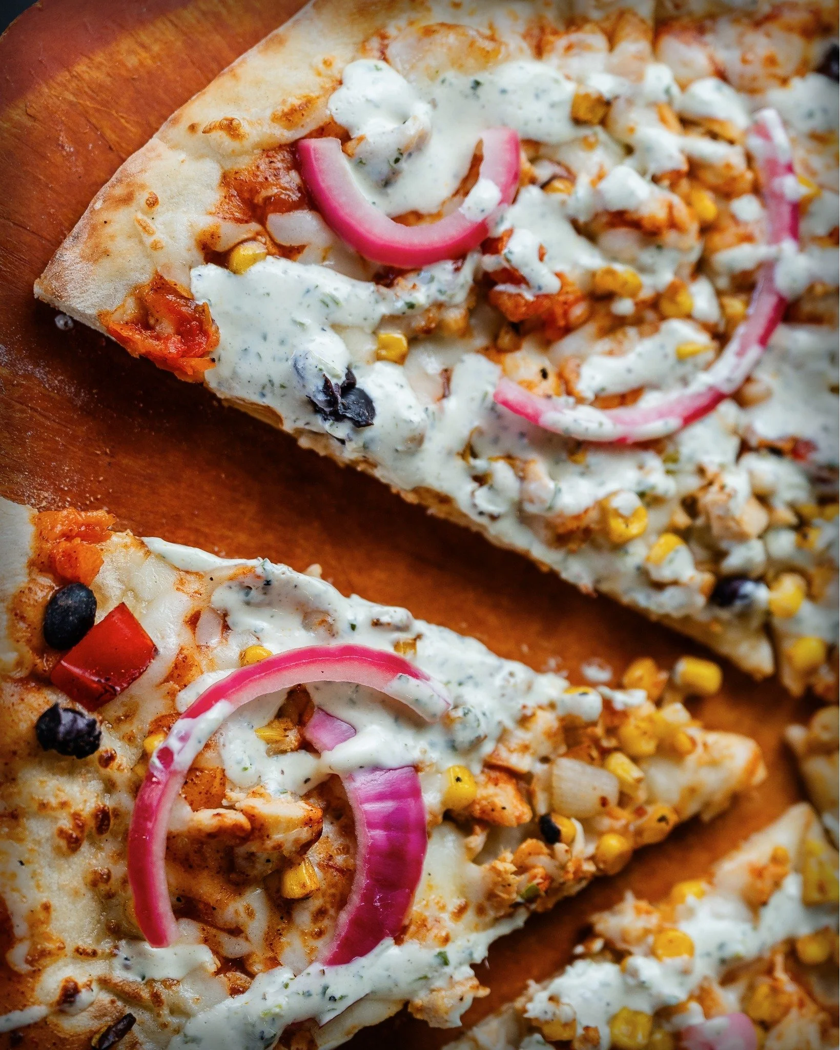 ⛄New Pizza of the Month! ⛄

Celebrate the Holiday season with our new special - Fall-Leaves Navidad! 🎶
A playful pie with a seasonal twist - smokey, cheesy, and full of holiday warmth.