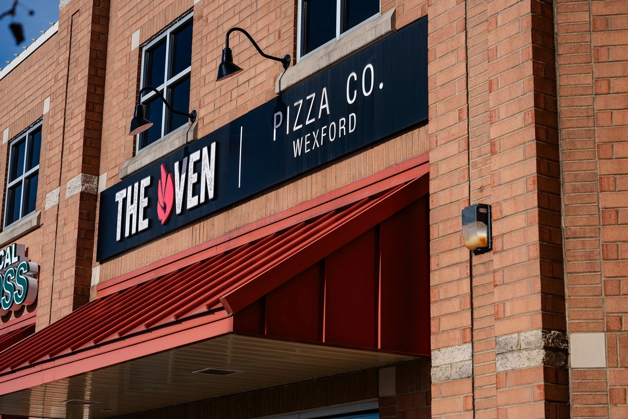 Join tomorrow on April 18th at The Oven Pizza Co.  for lunch or dinner between 1&ndash;6 PM! 🍕

While you're here:
🦆 Grab your ducks for the Steel City Duck Derby happening May 8th
📸 Snap a photo with our GIANT 20-foot duck
🎉 Make it a fun outing