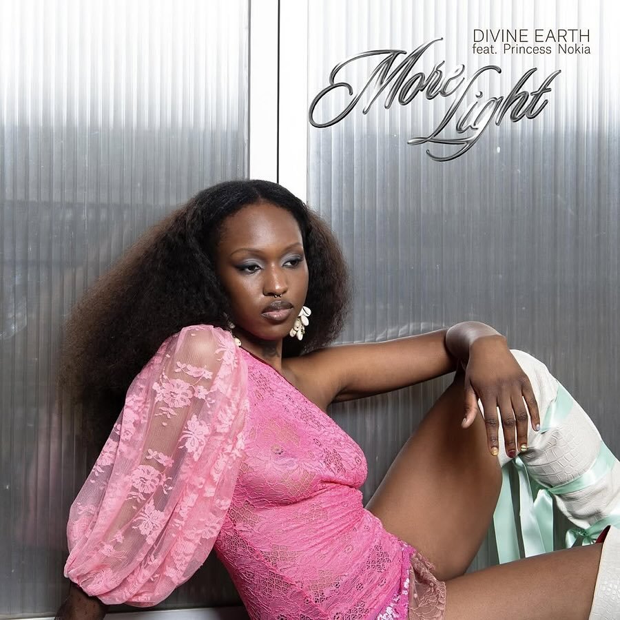 Make up for @_divineearth &lsquo;More light&rsquo; single cover 

Photographer @plantationofficial 
Using @makeupbymario 

#vivianemelomua