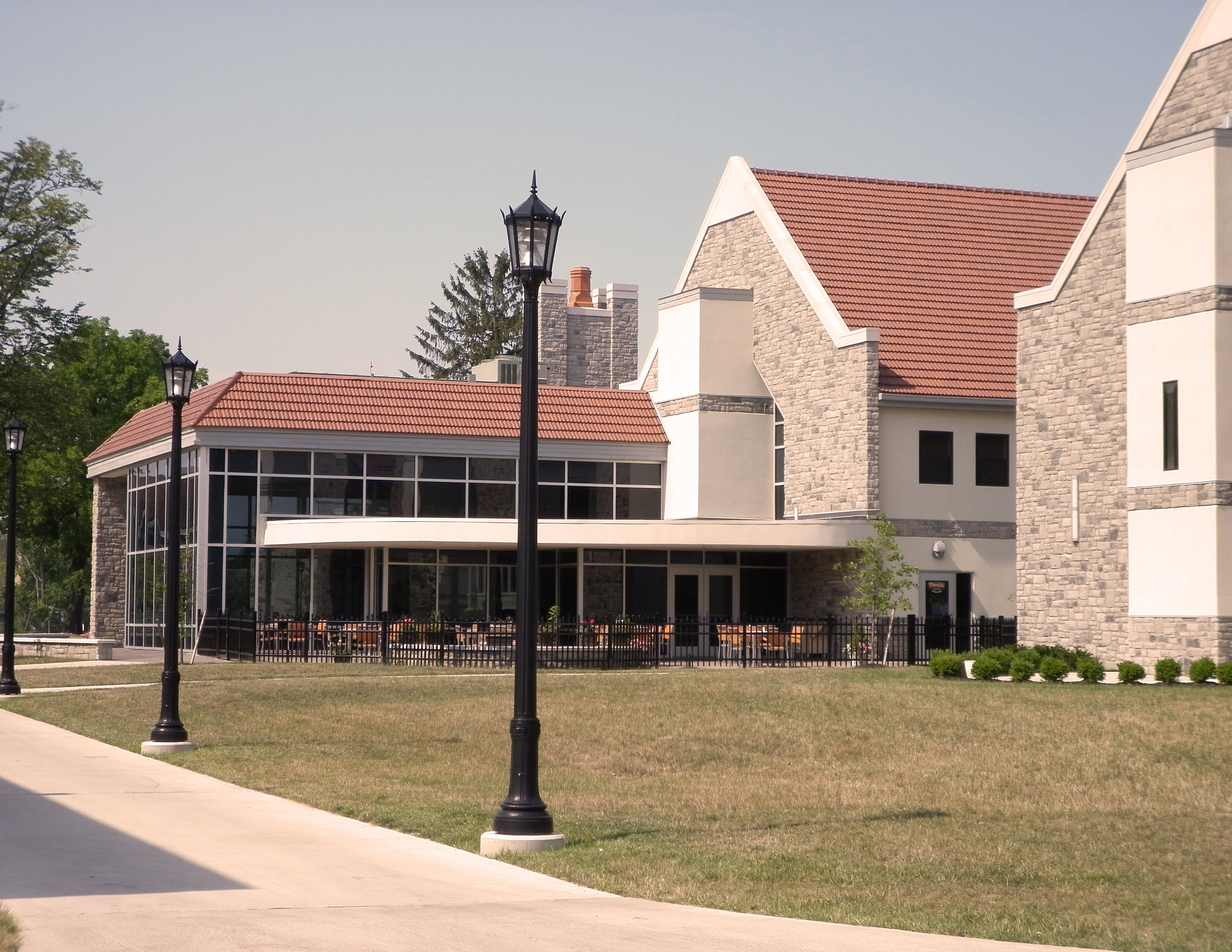 5-HeidelbergUniv_Courtyard.jpg