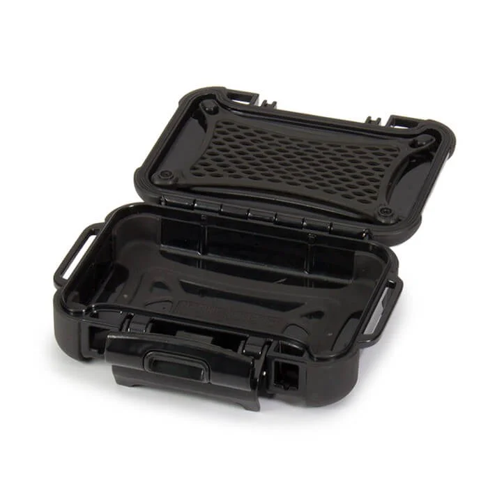 nano-310-color-black-open.jpg