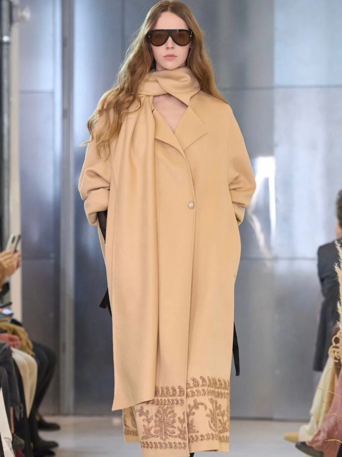 MADDISON @maddy.mcclelland walking for @sarawongofficial at #MFW 

-

#pfm #pattifalconeragency #scoutmepfm #calgarymodel