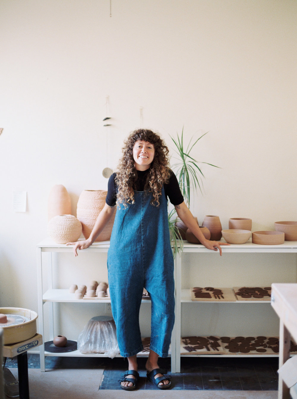 artistprofile-katherinemoes-pottery-annapeters-annapetersphoto-unearthing.tc-25.jpg