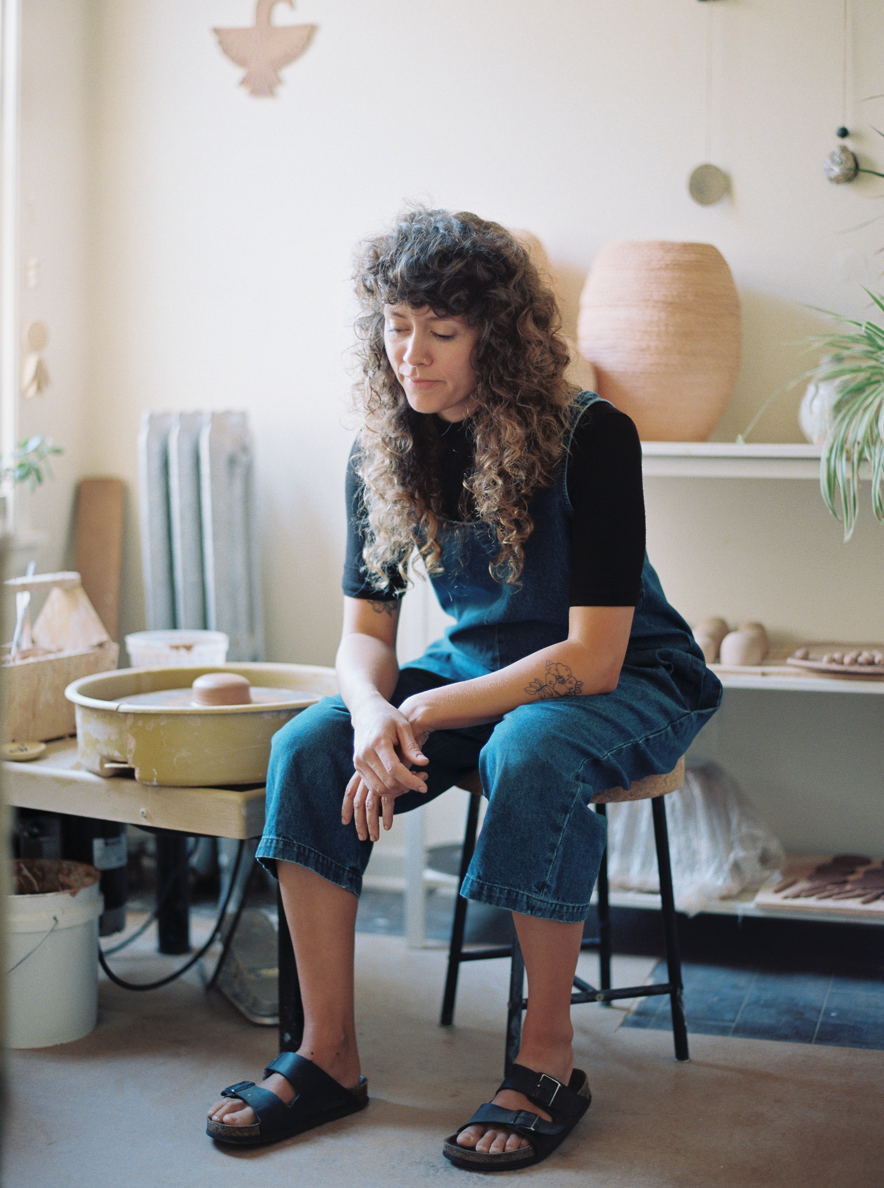 artistprofile-katherinemoes-pottery-annapeters-annapetersphoto-unearthing.tc-33.jpg