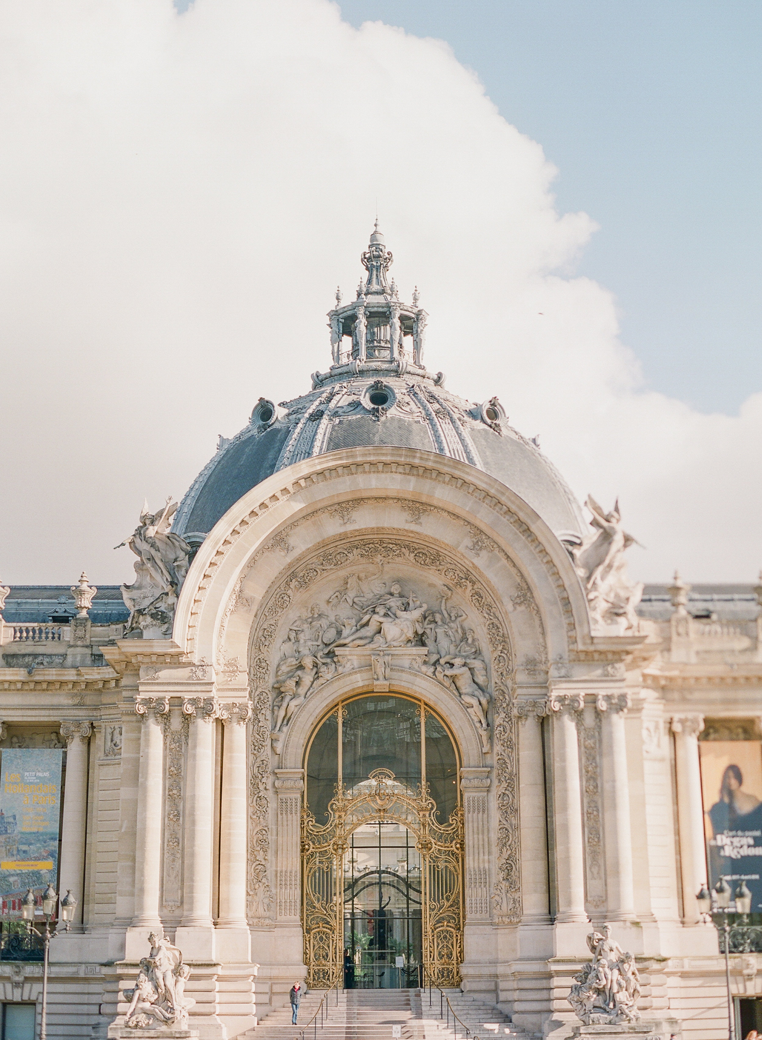 mollycarr-travel-destinationphotography-creativetravel-artists-filmphotography-unearthingtc-building-architecture.jpg