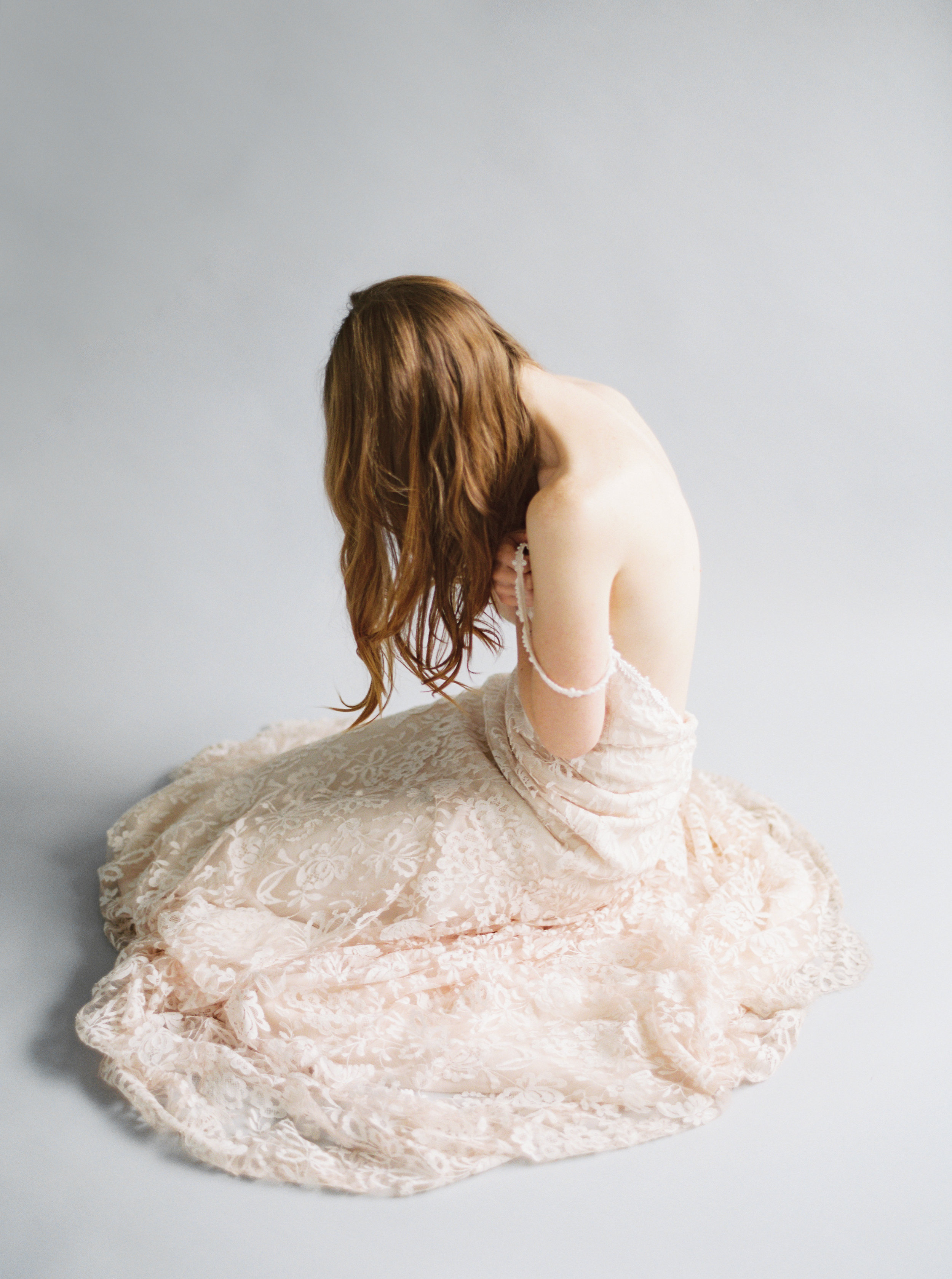 BetsyBlue_RedheadBride107-brand-creative-photography-unearthing.tc.jpg