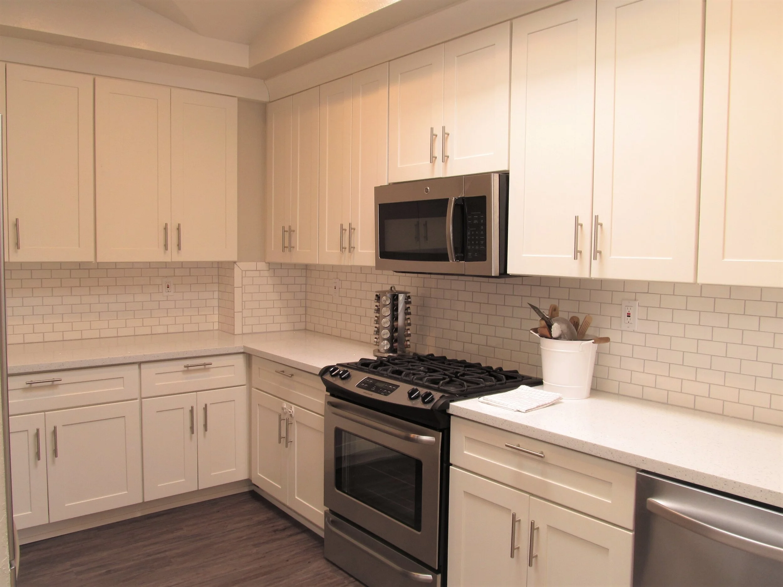 Kitchen_2.jpg