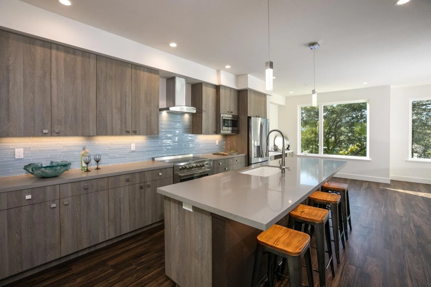 Kitchen island.jpg