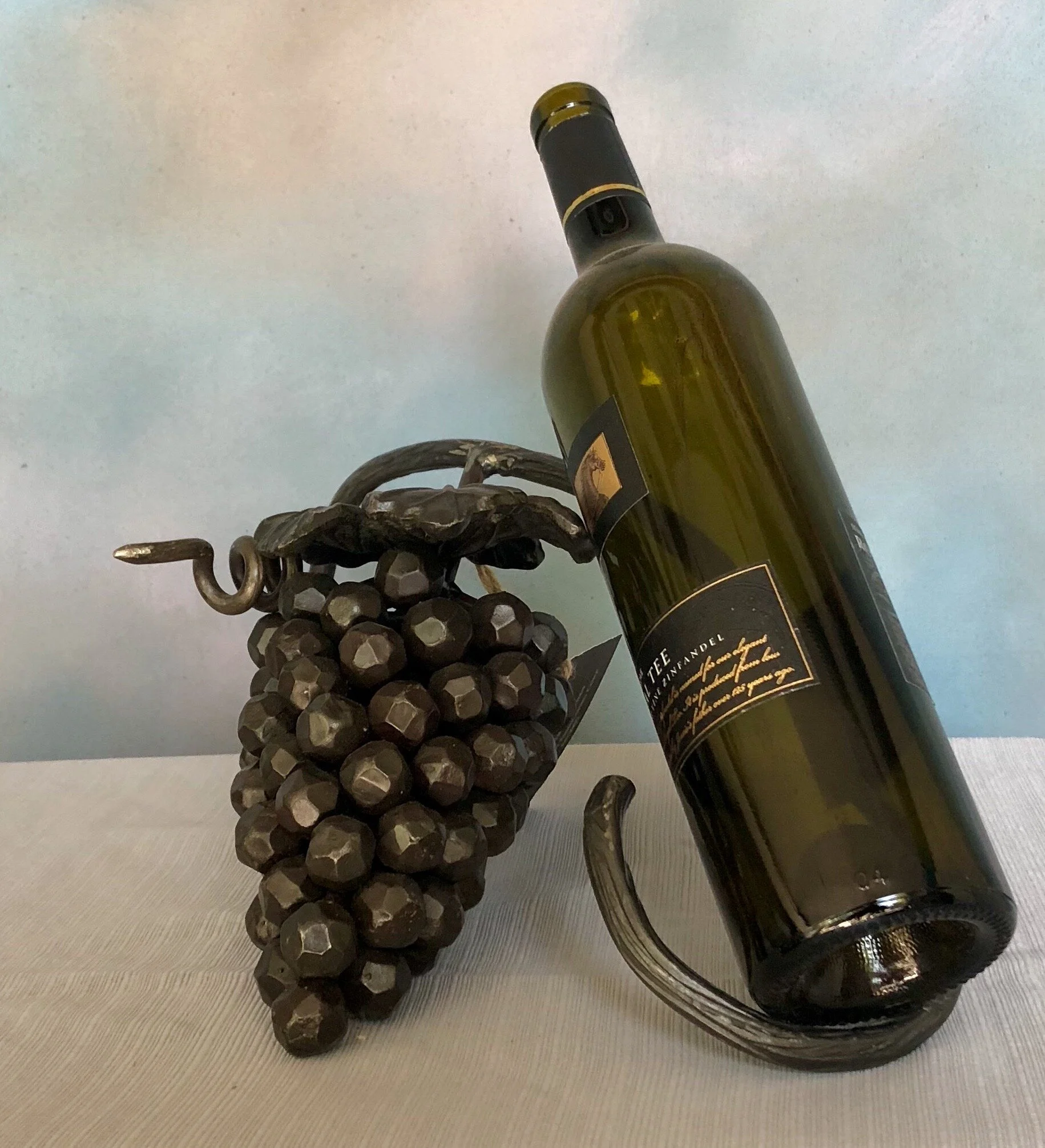 Grapes on a vine 2.JPG