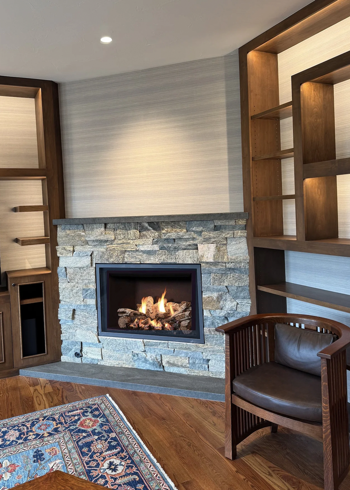 Mendota FV36 Fireplace