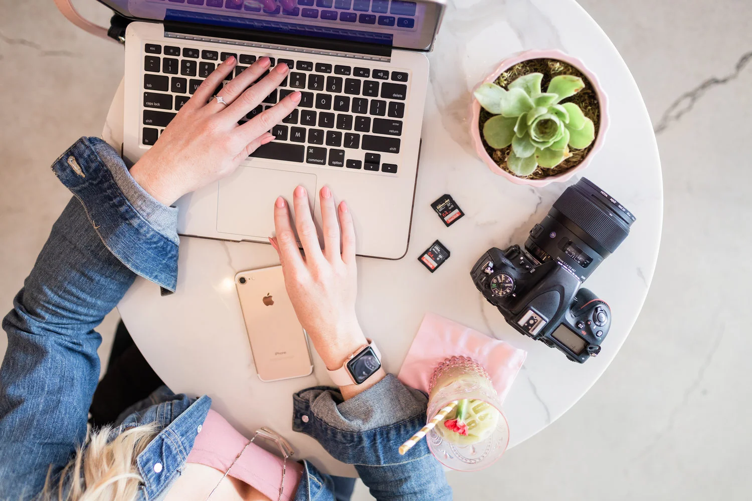 Blogger+Branding+Shots+by+Portrait+Photographer+Studio+Freyja-16.jpg