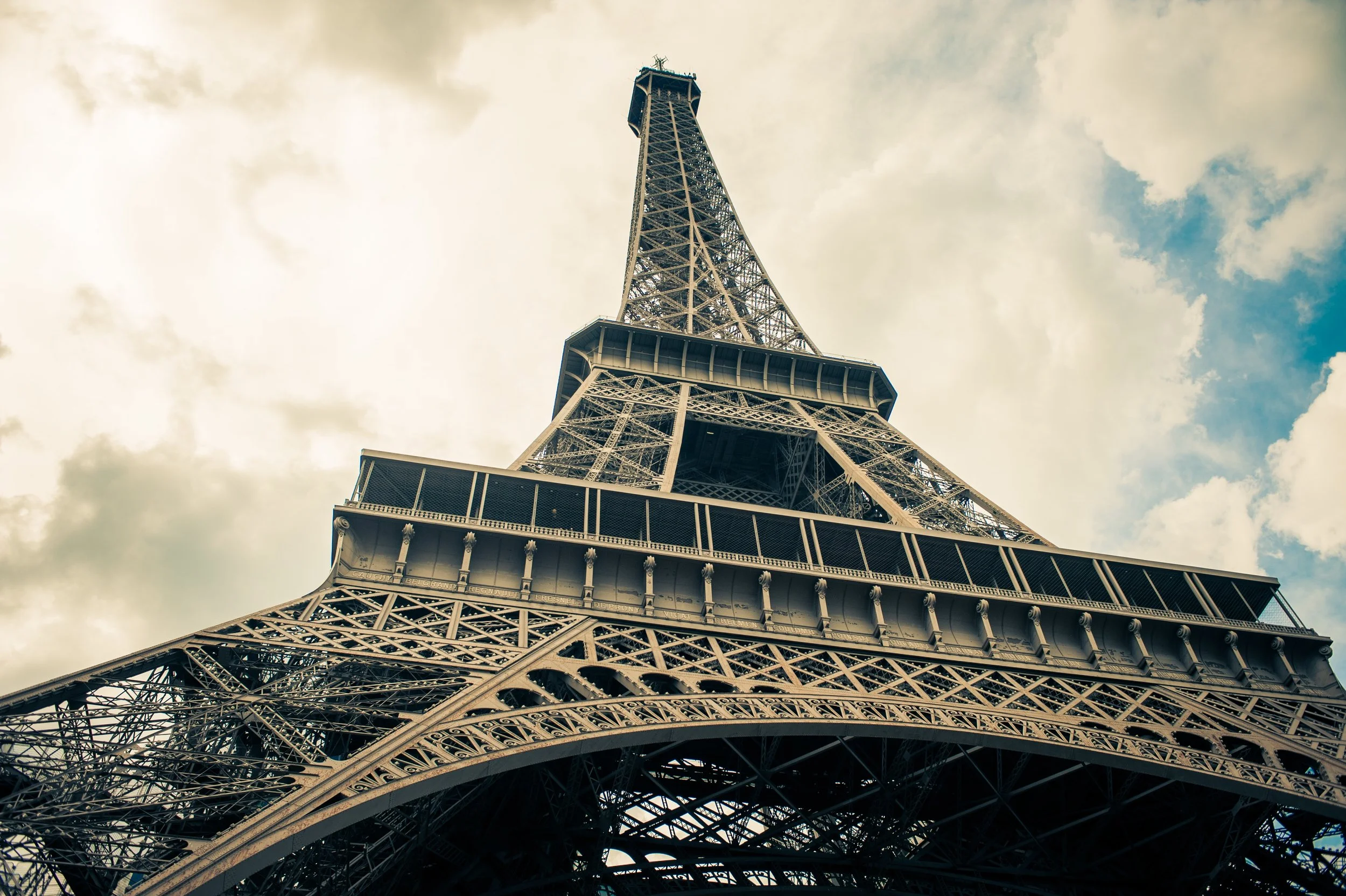 architecture-building-business-587839.jpg