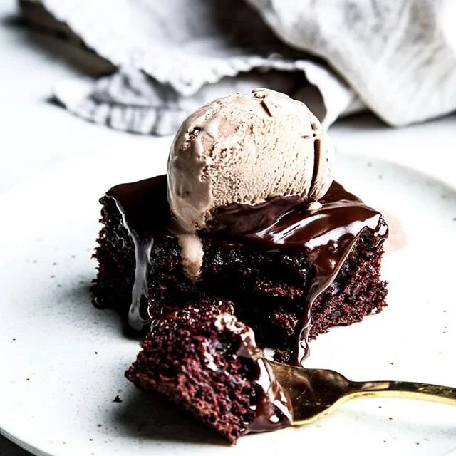 For all the chocolate lovers out there, grab the recipe for this ultra moist chocolate cake with chocolate ganache on my site. www.flourishingfoodie.com
.
.
.
#feedfeedbaking #feedfeed #thekitchen #thebakefeed #thebakery #chocolatecake #chocolatecakeday #chocolate #ganache #ganachecake #womenofinstagram #yummy #instagood #instafoodie #imnotsorry #paris #amazing #dessert #sweettreat #saveurmag #sweet #dessertporn #delicious #foodblogfeed