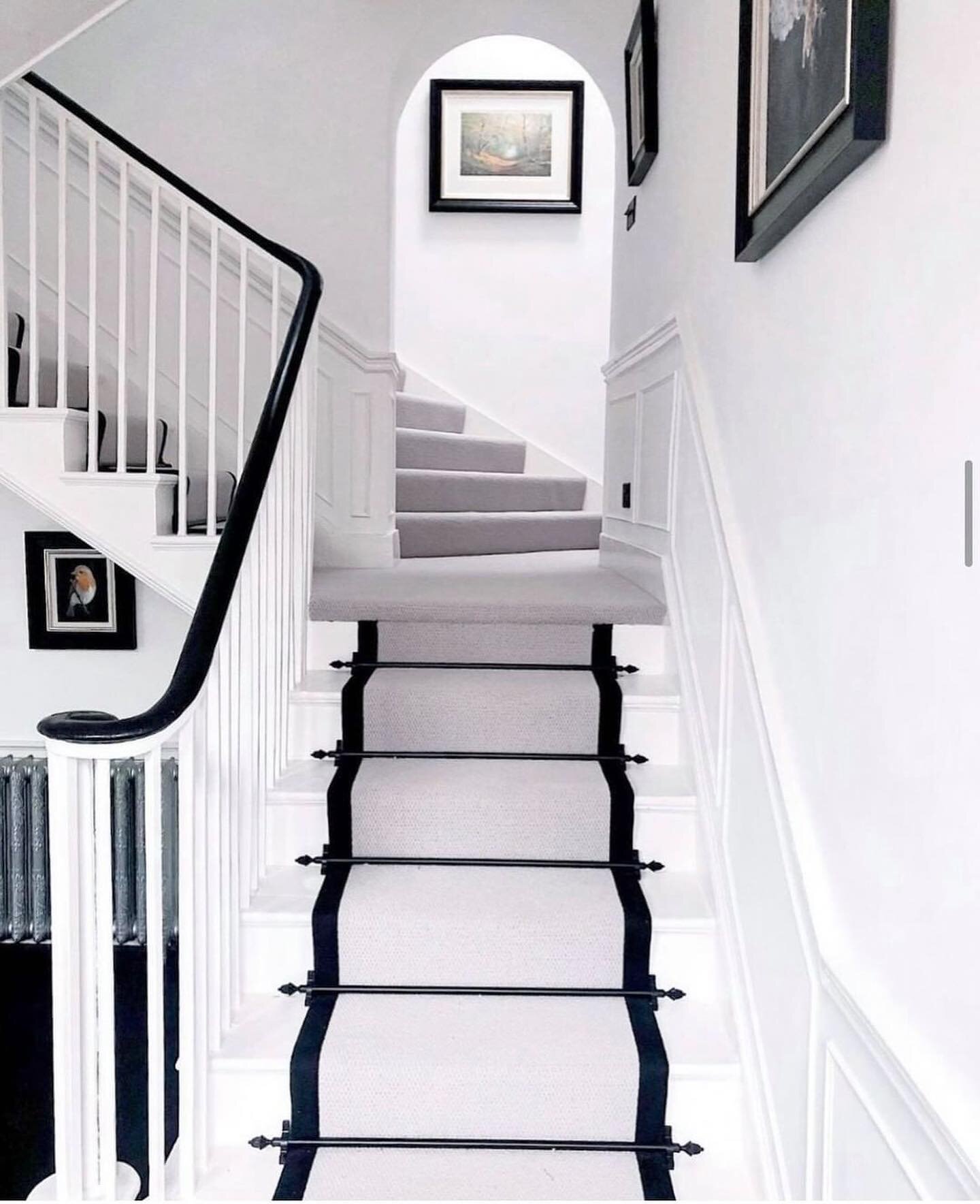 The staircase is often one of the first things that greets a guest when they enter your home, so you want to make sure it's impressive.⁣
⁣
We think this stairway, styled by one of our favourite interior accounts - @mindyourmanorhouse - ticks all the 
