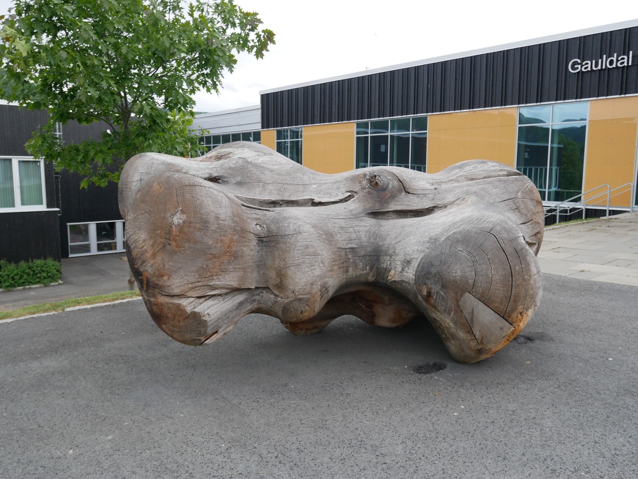 "Amulet," 2010. From one piece of oak. Location: Gauldal Skole-og Kultursenter